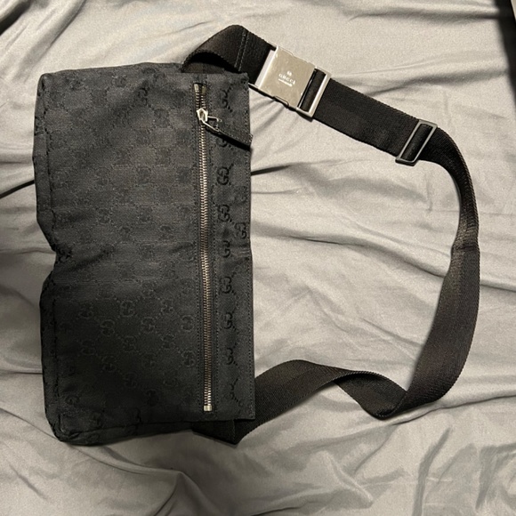 Authentic Black gucci belt bag - Picture 6 of 13